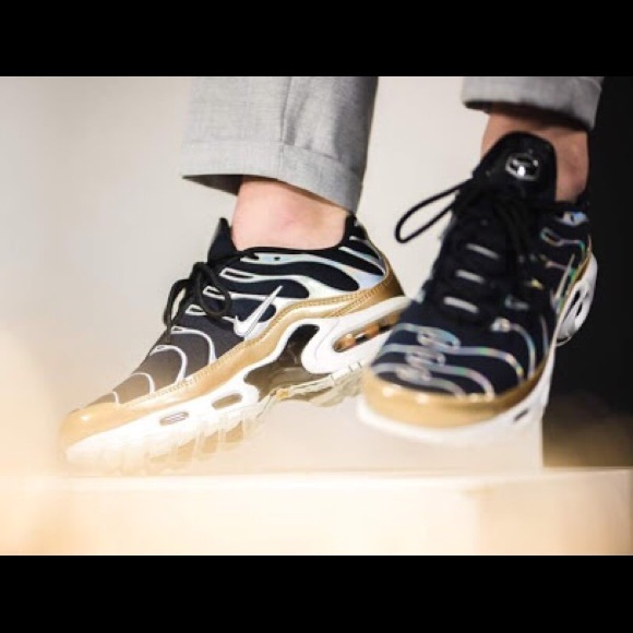 Nike Air Max Plus TN Black Aluminum 605112-055 Nike Air Max Plus TN Black Aluminum 605112-055